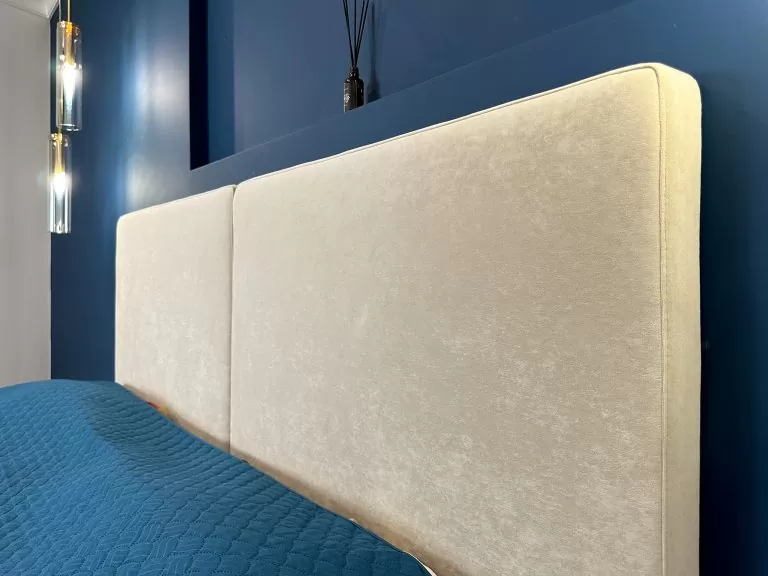 Кровать Ирва Фелини Бежевая в интерьере - 1