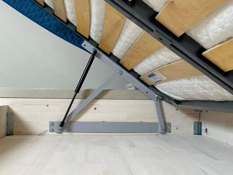 Кровать Ирва Фелини Бежевая в интерьере - 4