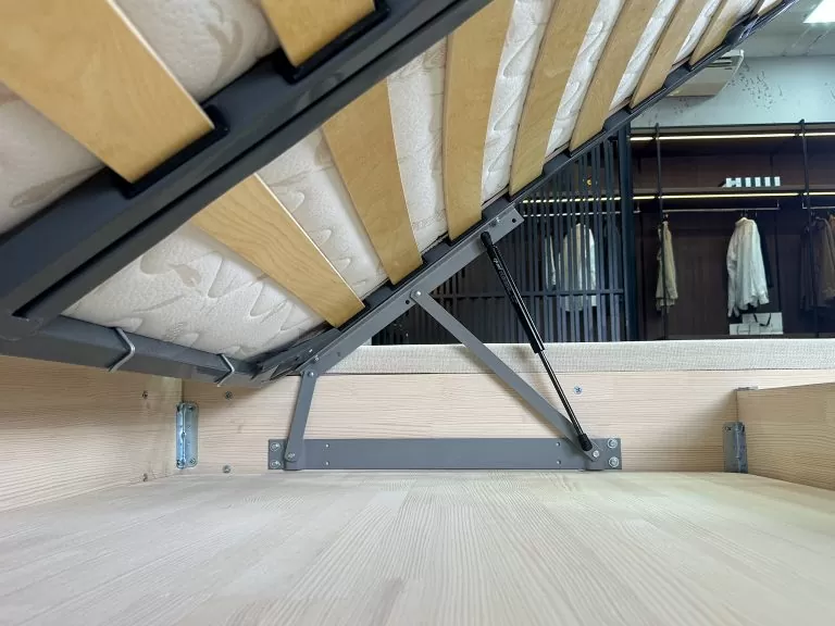 Кровать Гудено бежевая в интерьере - 8