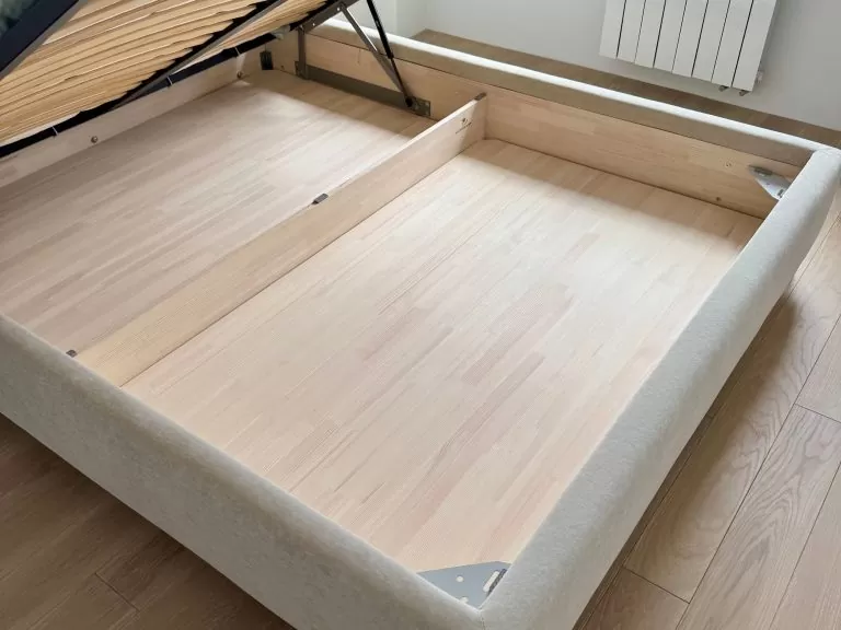 Кровать Гудено Ласка бежевая в интерьере - 7