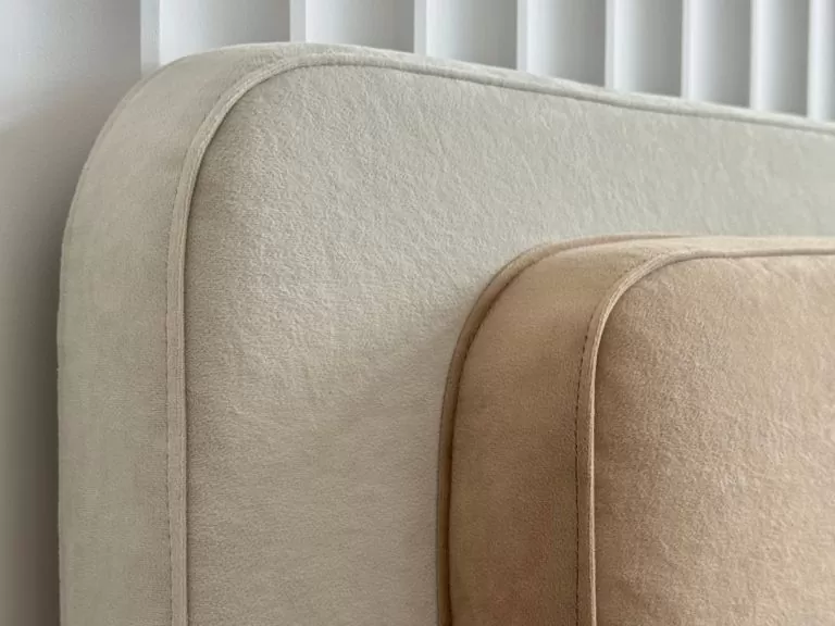 Кровать Гудено Ласка бежевая в интерьере - 8